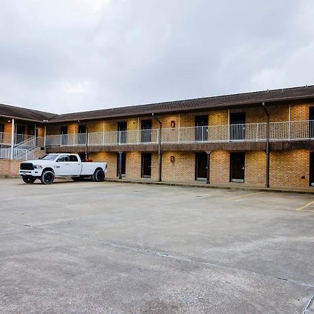 Oyo Pinewood Inn & Suites Silsbee 外观 照片